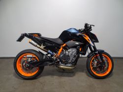 890 DUKE R