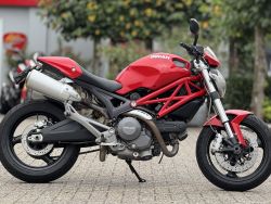 M696