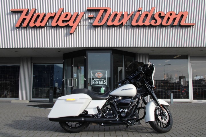 Te Koop HARLEY DAVIDSON FLHXS Street Glide Special BikeNet