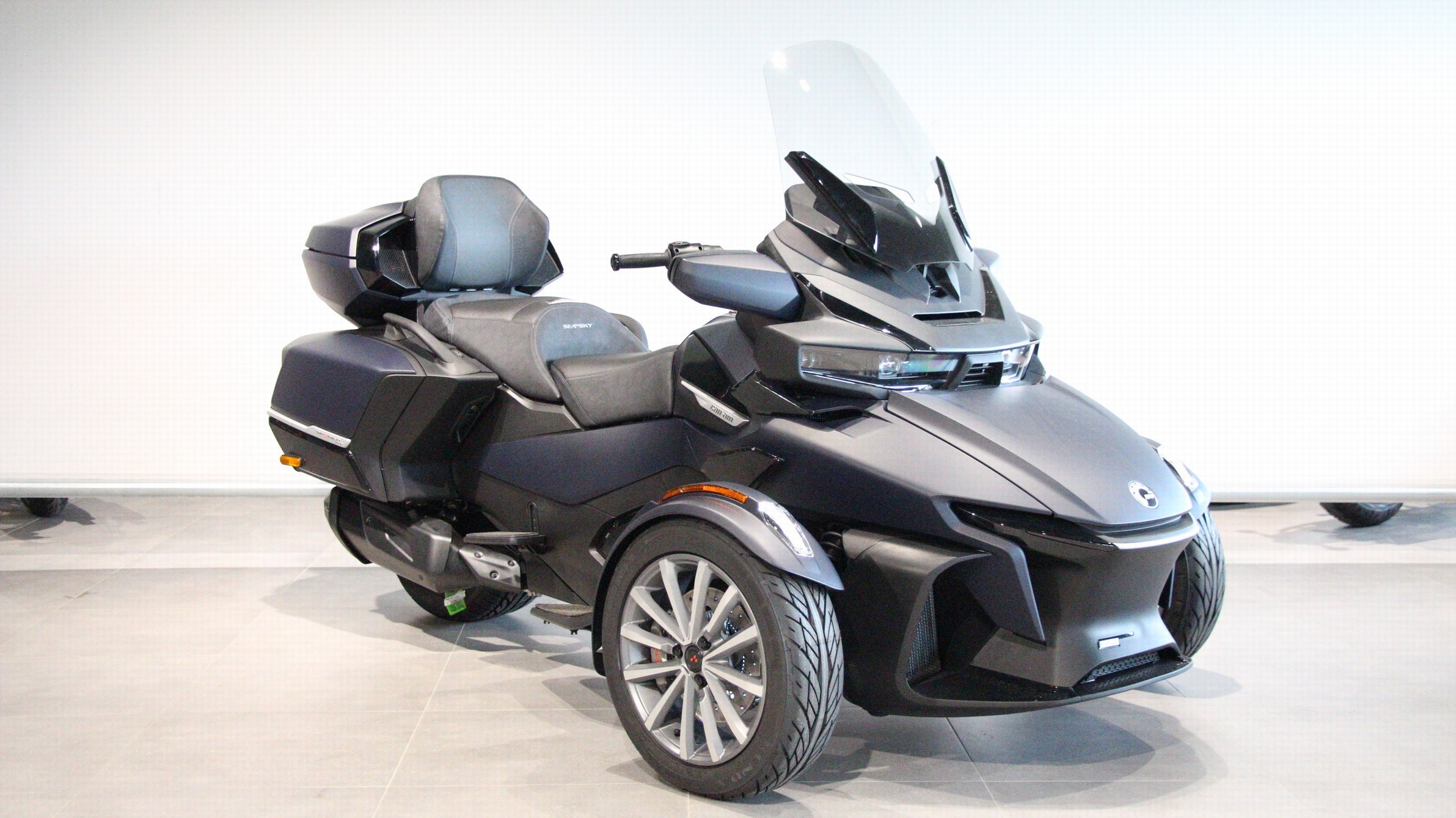 Te Koop CANAM SPYDER RT LIMITED SEA TO SKY N