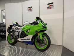 KAWASAKI Ninja ZX 6 R