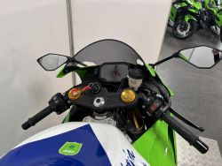 KAWASAKI Ninja ZX 6 R