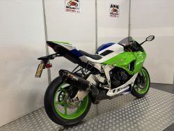 KAWASAKI Ninja ZX 6 R