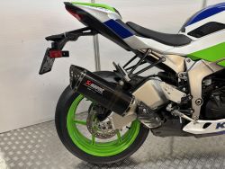 KAWASAKI Ninja ZX 6 R