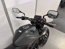 HONDA CB125R