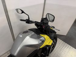 HONDA CB750 Hornet E-Clutch