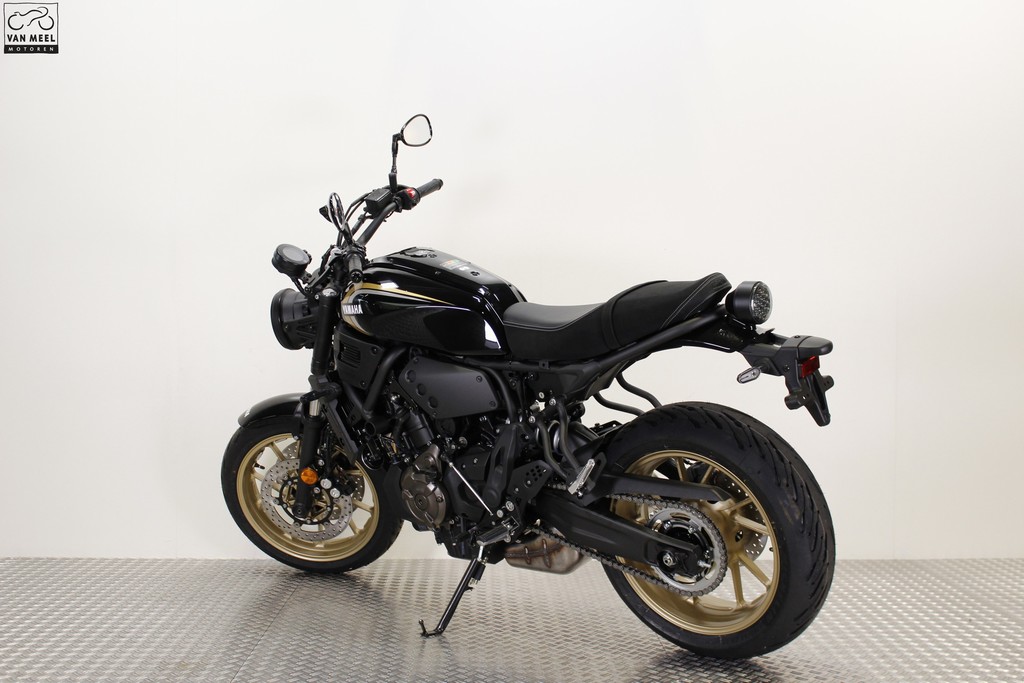 YAMAHA - XSR 700
