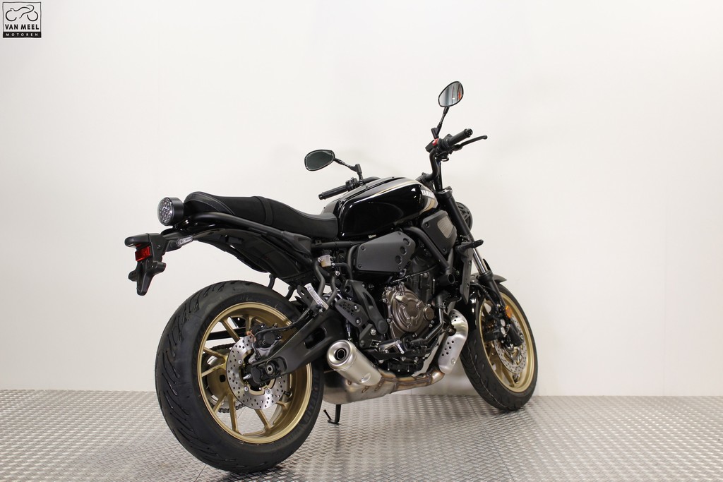 YAMAHA - XSR 700