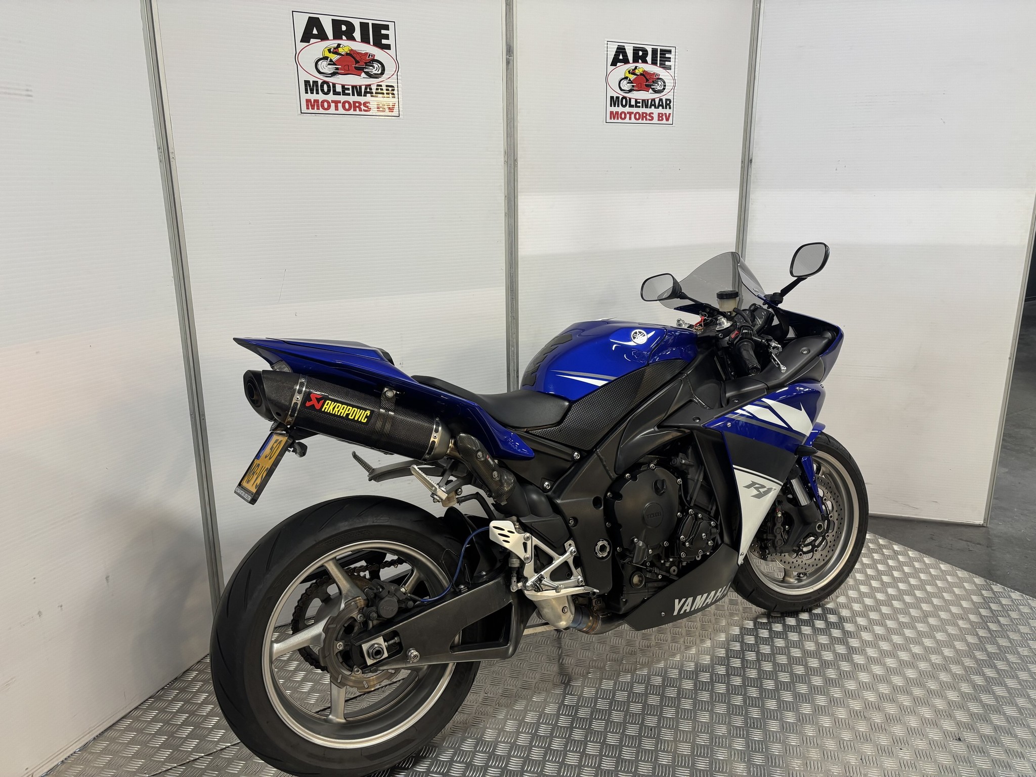 YAMAHA YZF R1