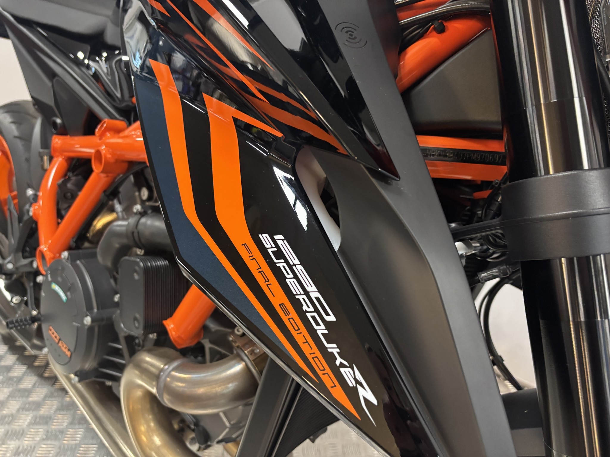 KTM - 1290 Superduke R Final Edition