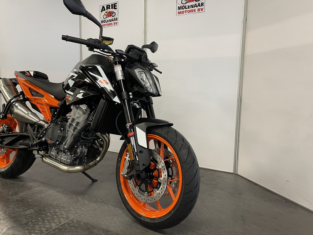 KTM 890 DUKE GP