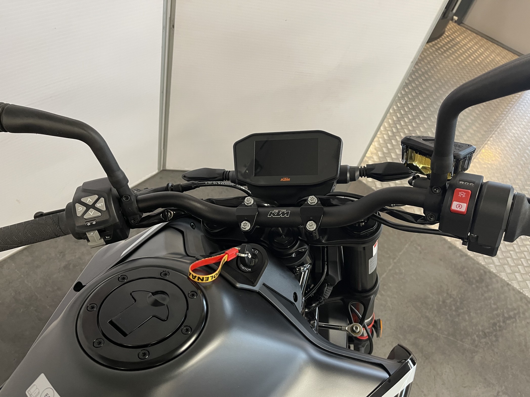 KTM 890 DUKE GP