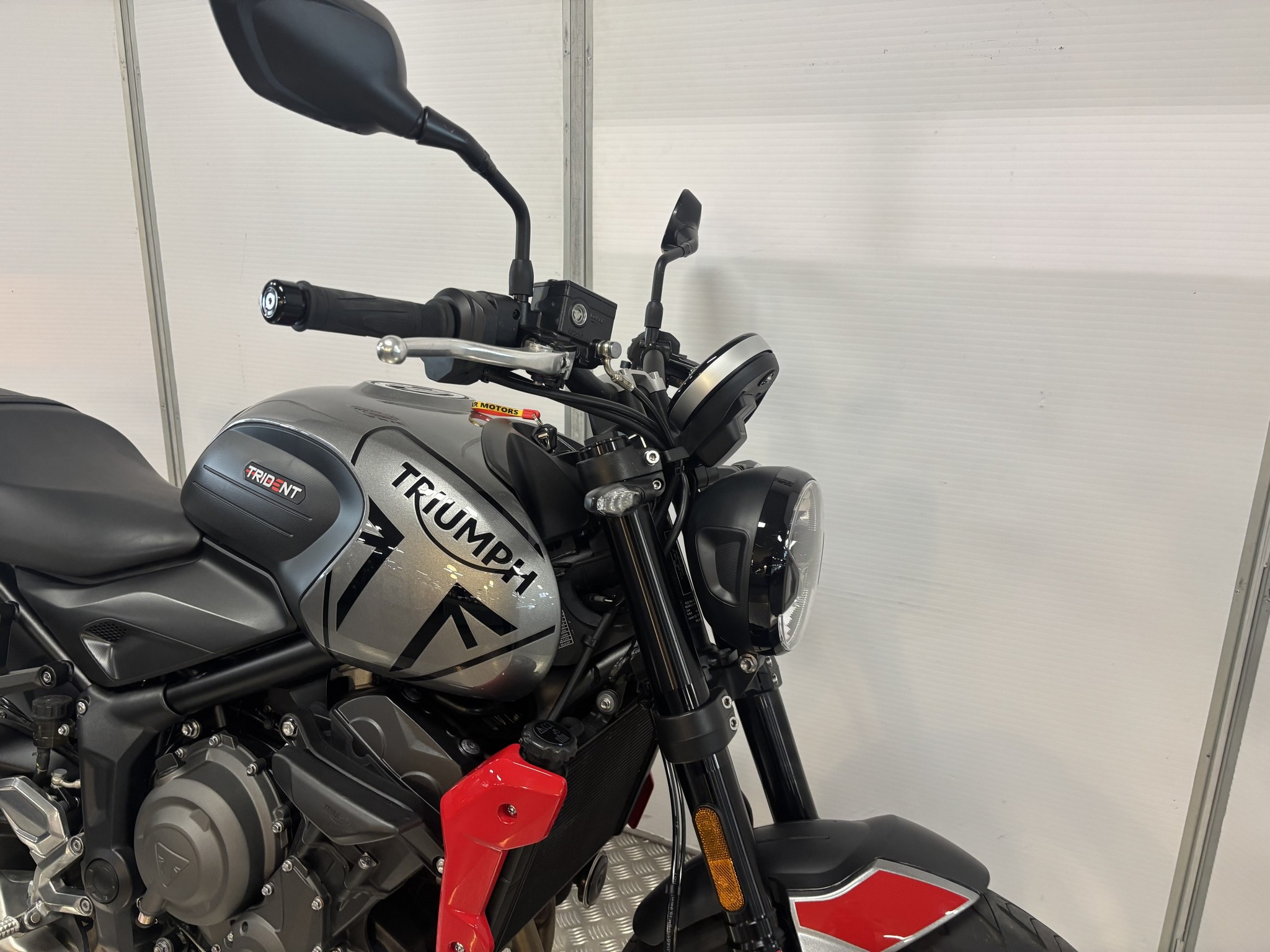 TRIUMPH trident 660