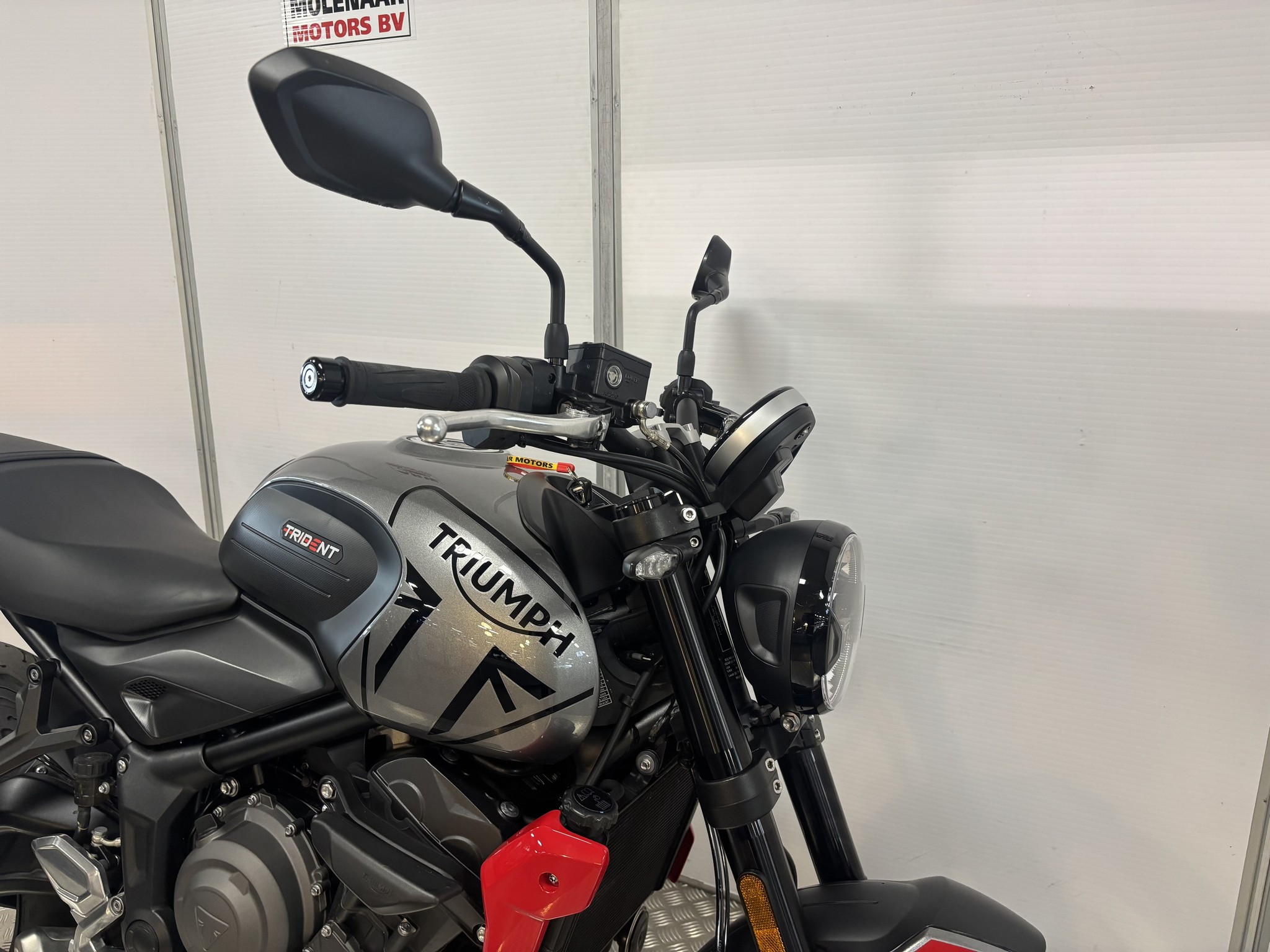TRIUMPH trident 660