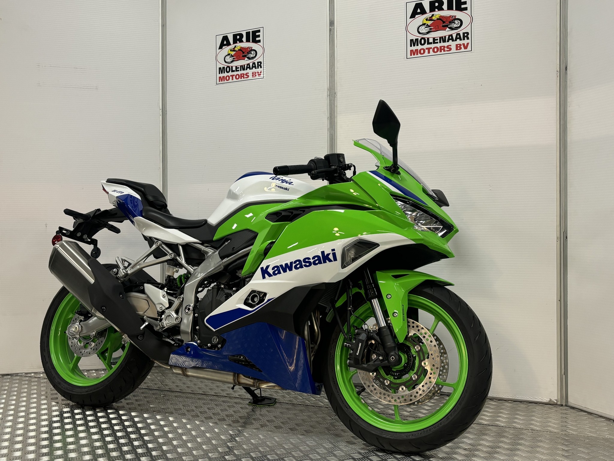 KAWASAKI Ninja ZX 4 RR