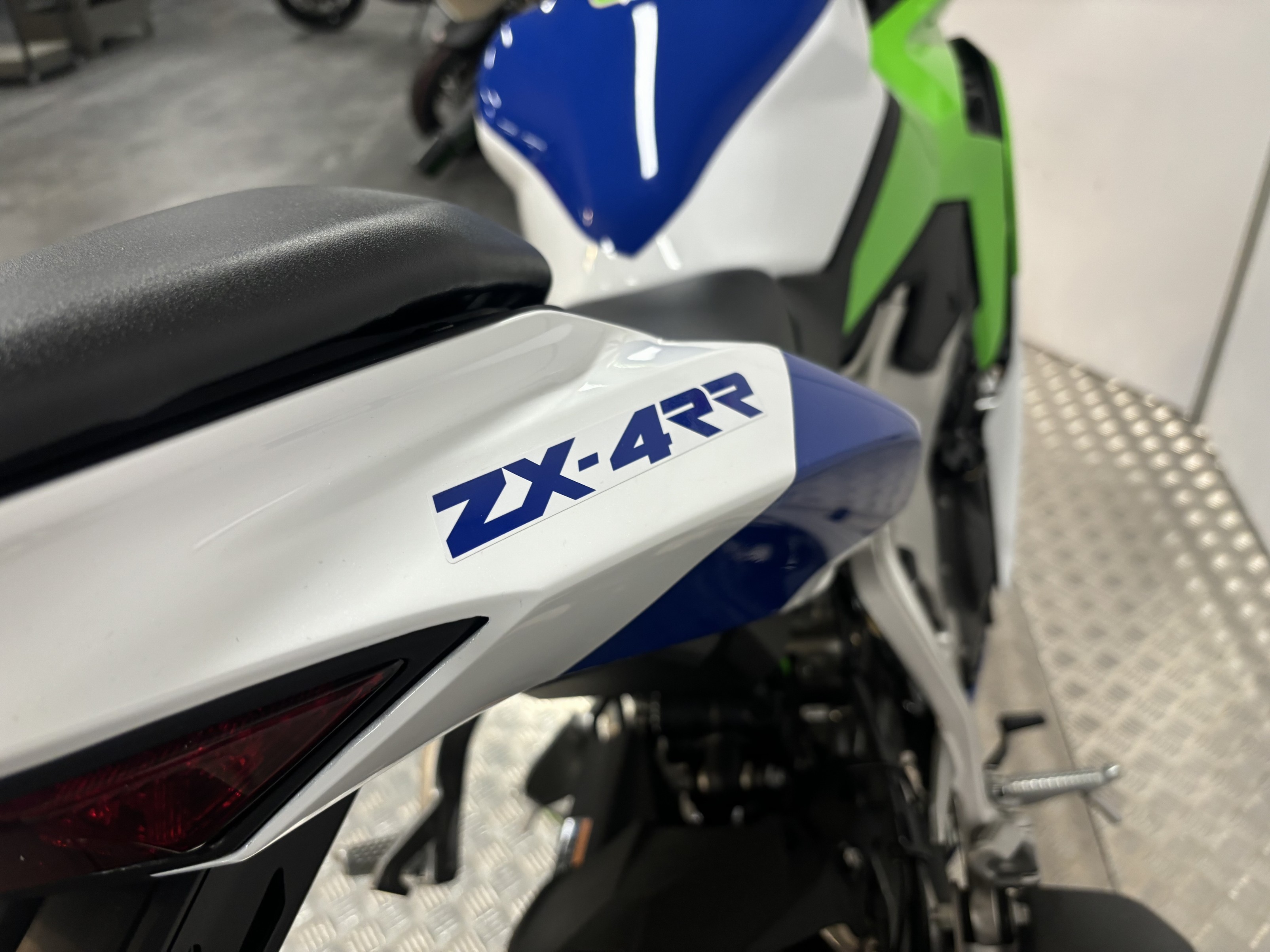 KAWASAKI Ninja ZX 4 RR