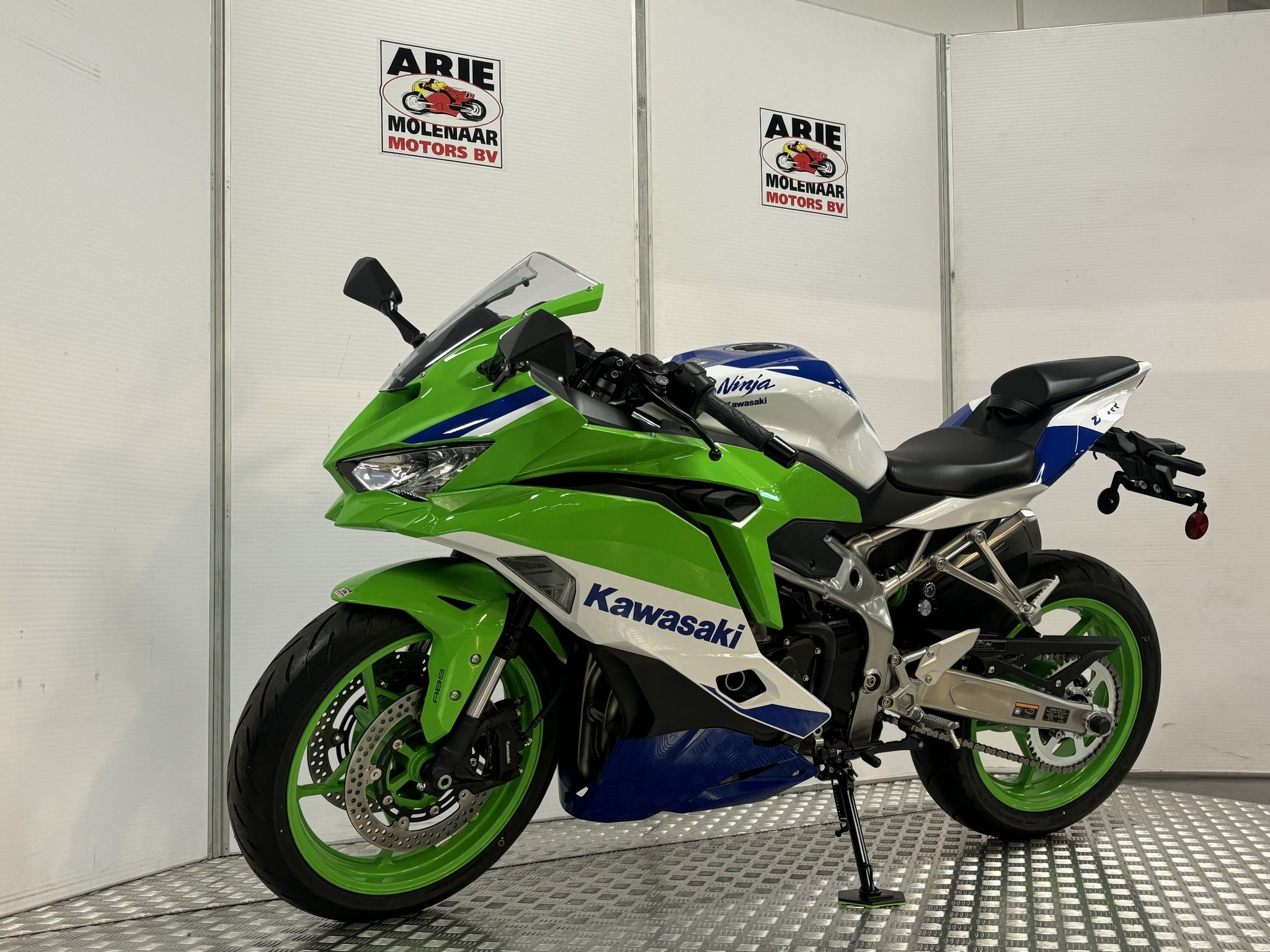 KAWASAKI Ninja ZX 4 RR