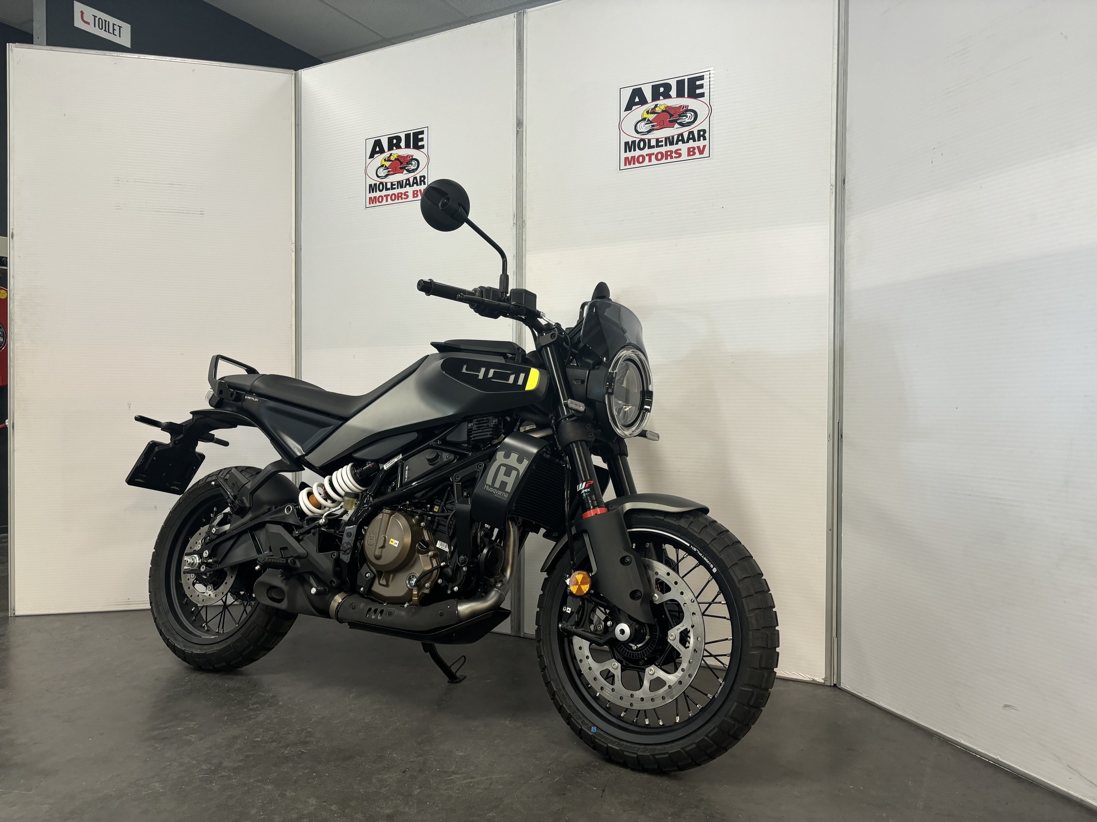 HUSQVARNA - SVARTPILEN 401