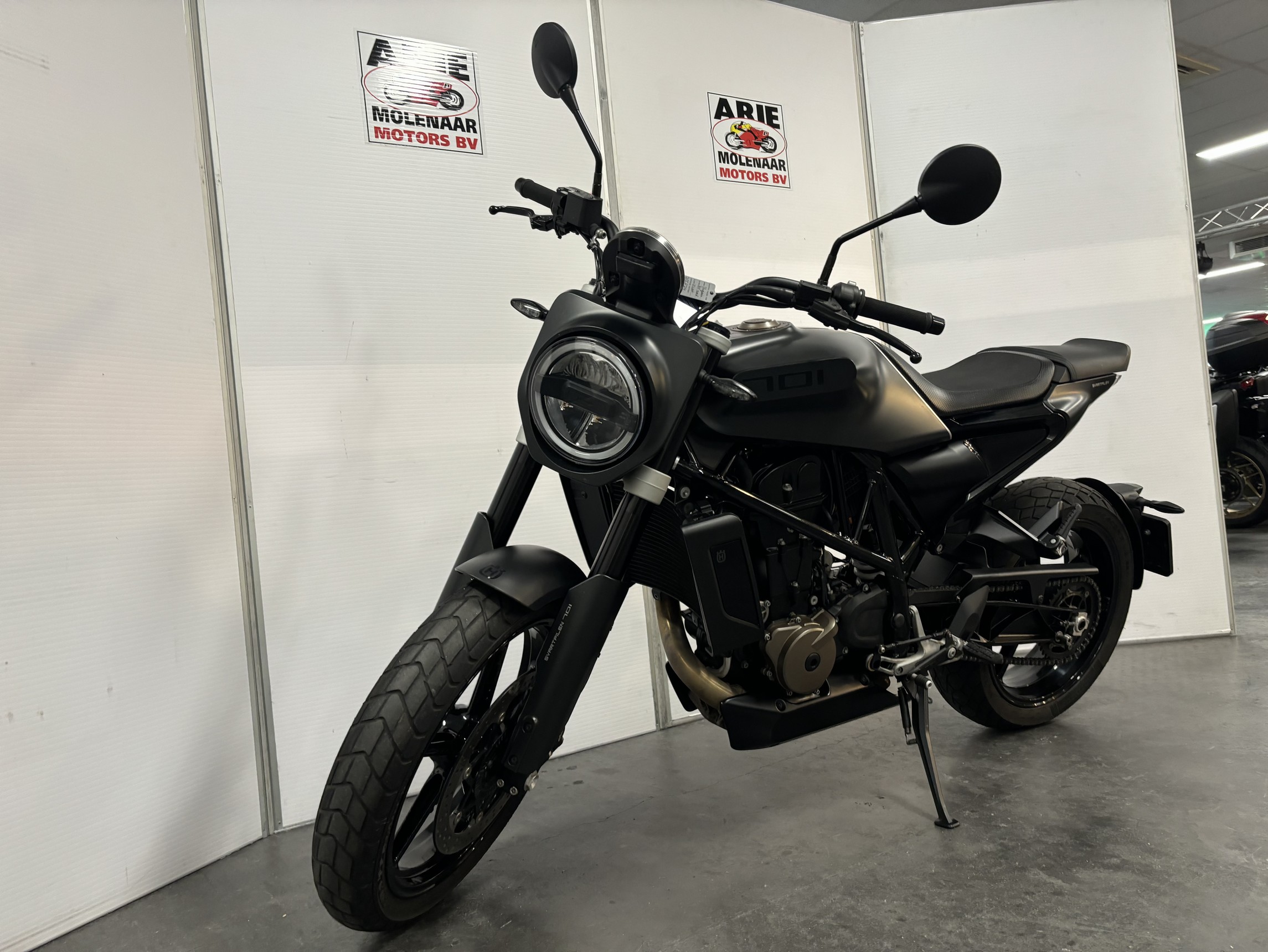 HUSQVARNA - SVARTPILEN 701 ABS