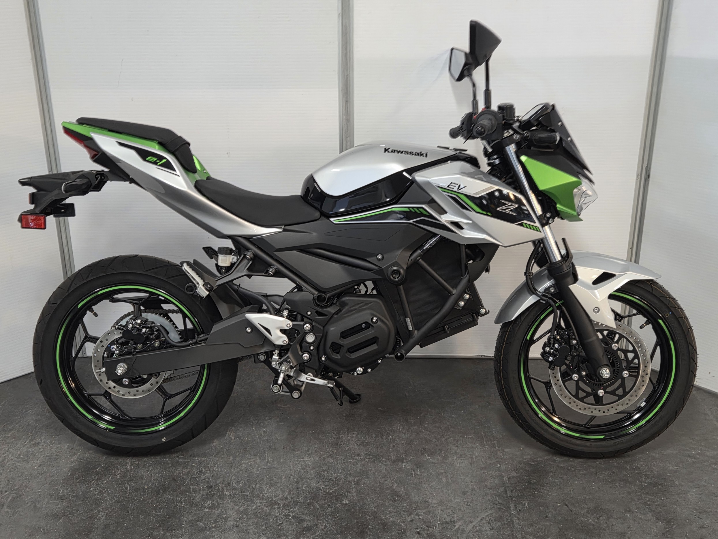 KAWASAKI - Z e 1