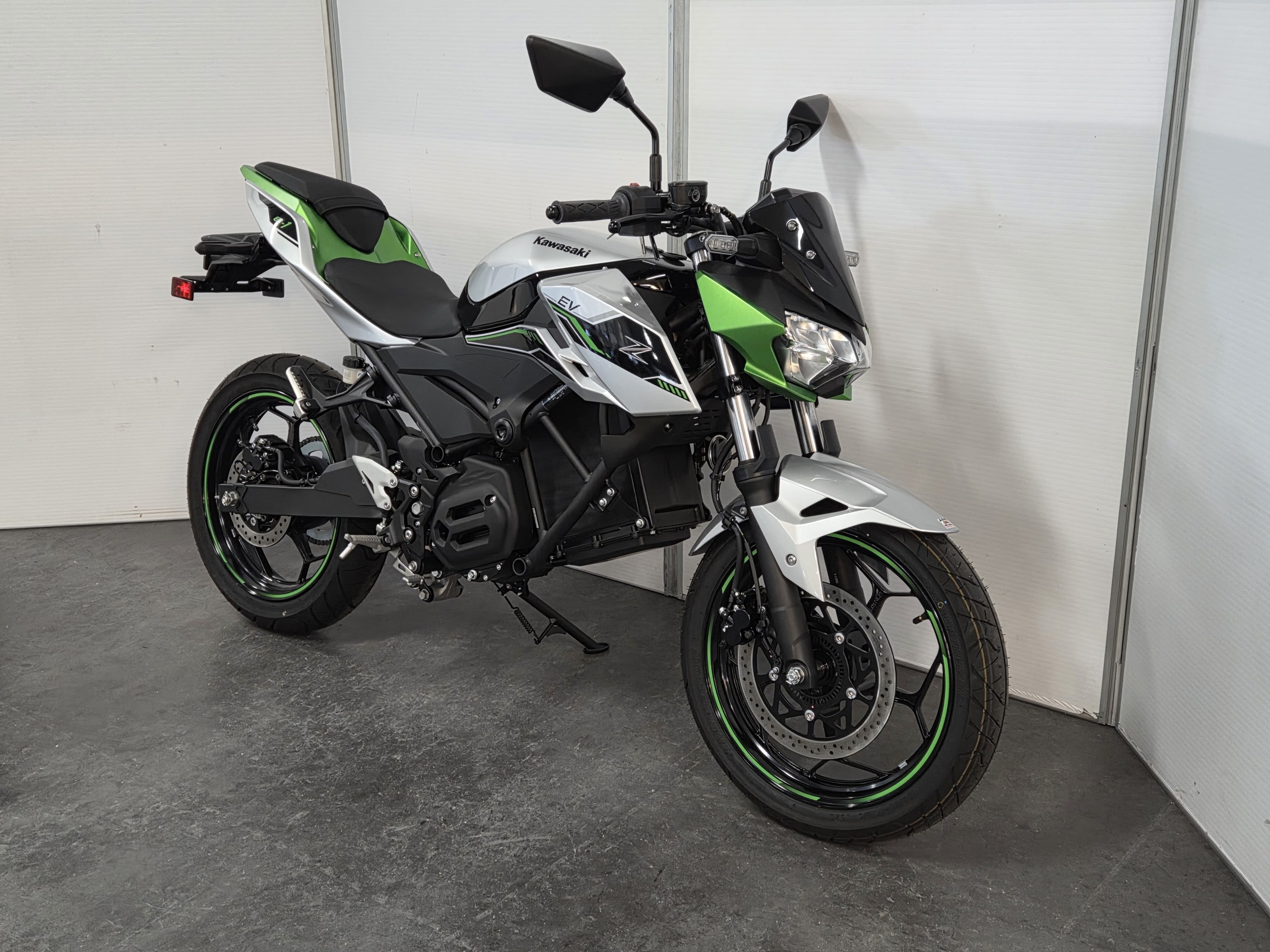 KAWASAKI - Z e 1