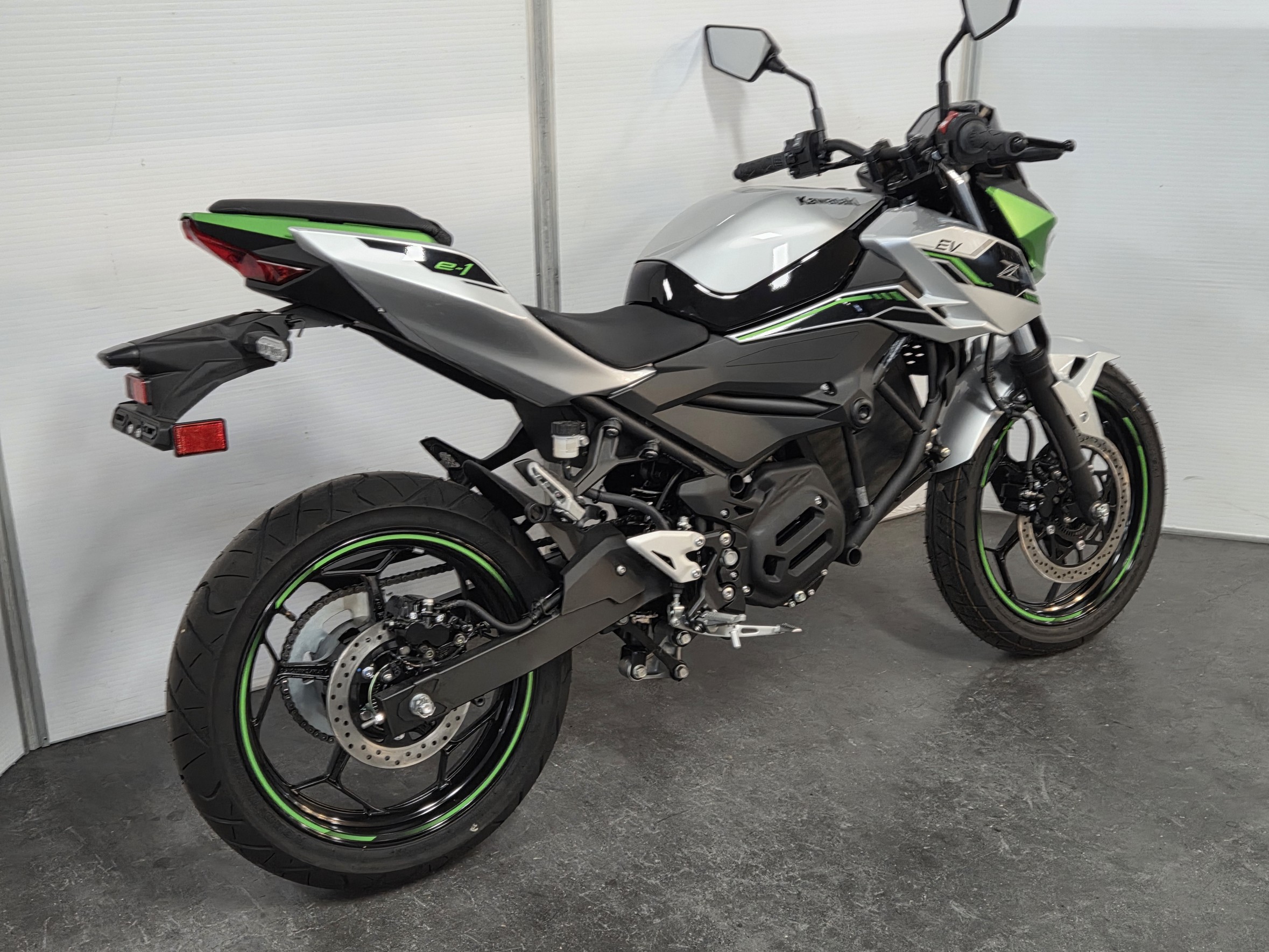 KAWASAKI - Z e 1