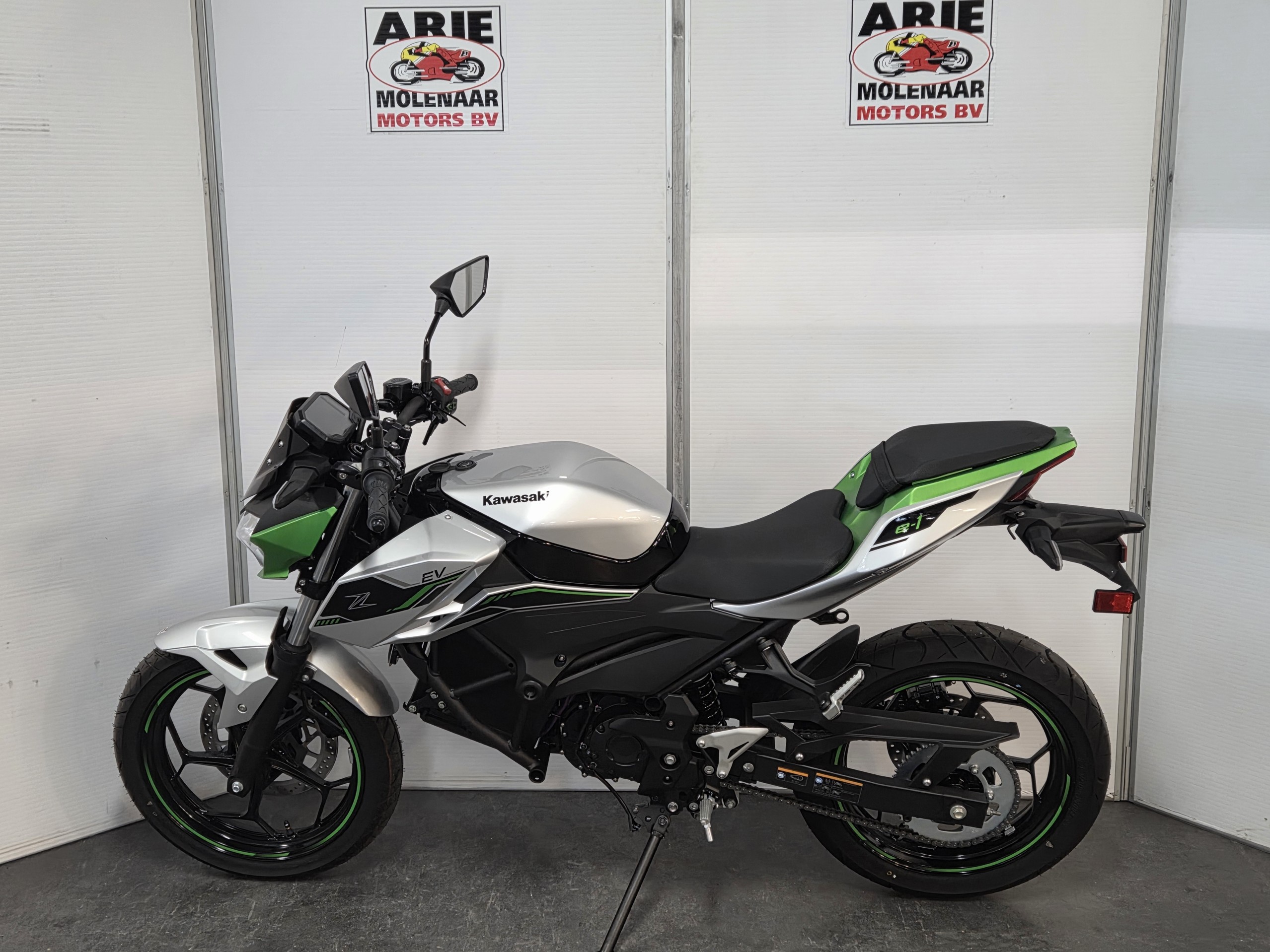 KAWASAKI - Z e 1