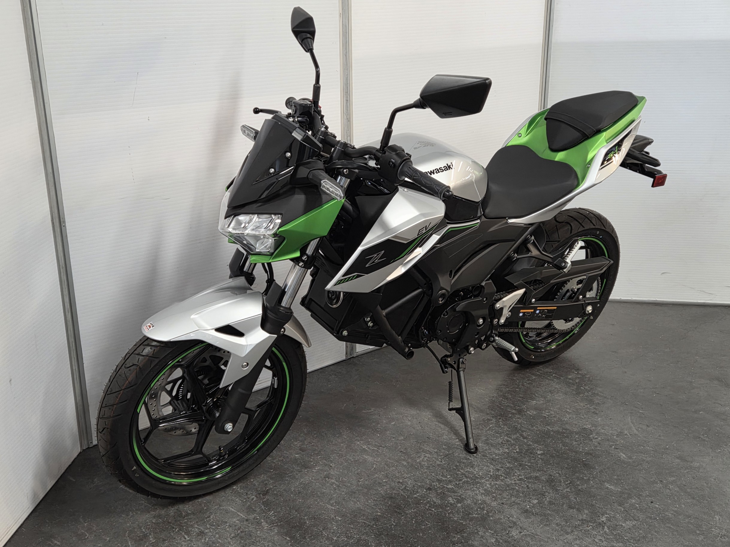 KAWASAKI - Z e 1