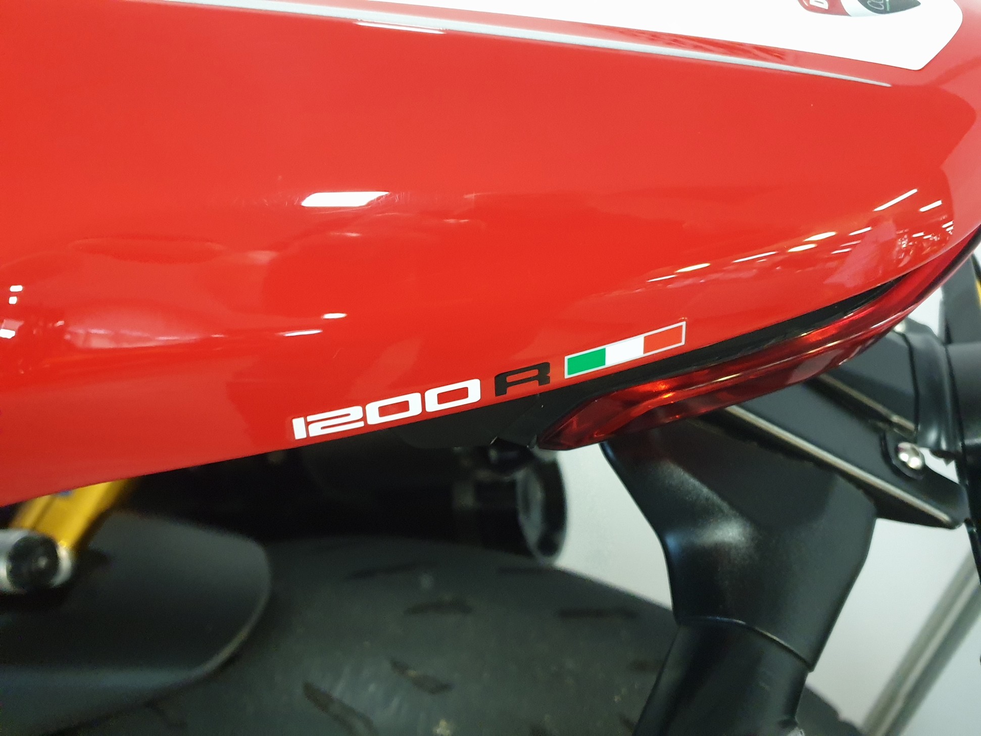 DUCATI - Monster 1200 R
