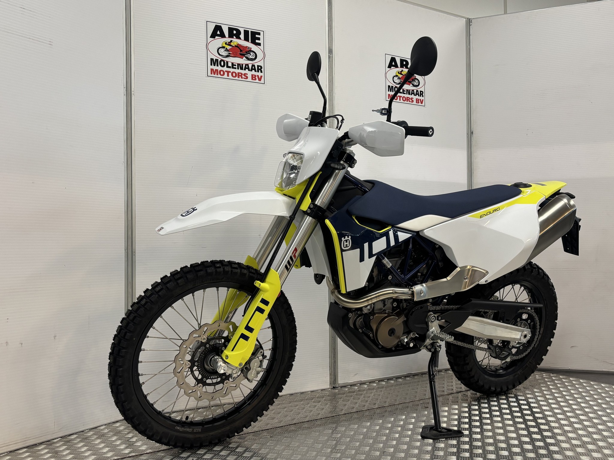 HUSQVARNA - 701 ENDURO