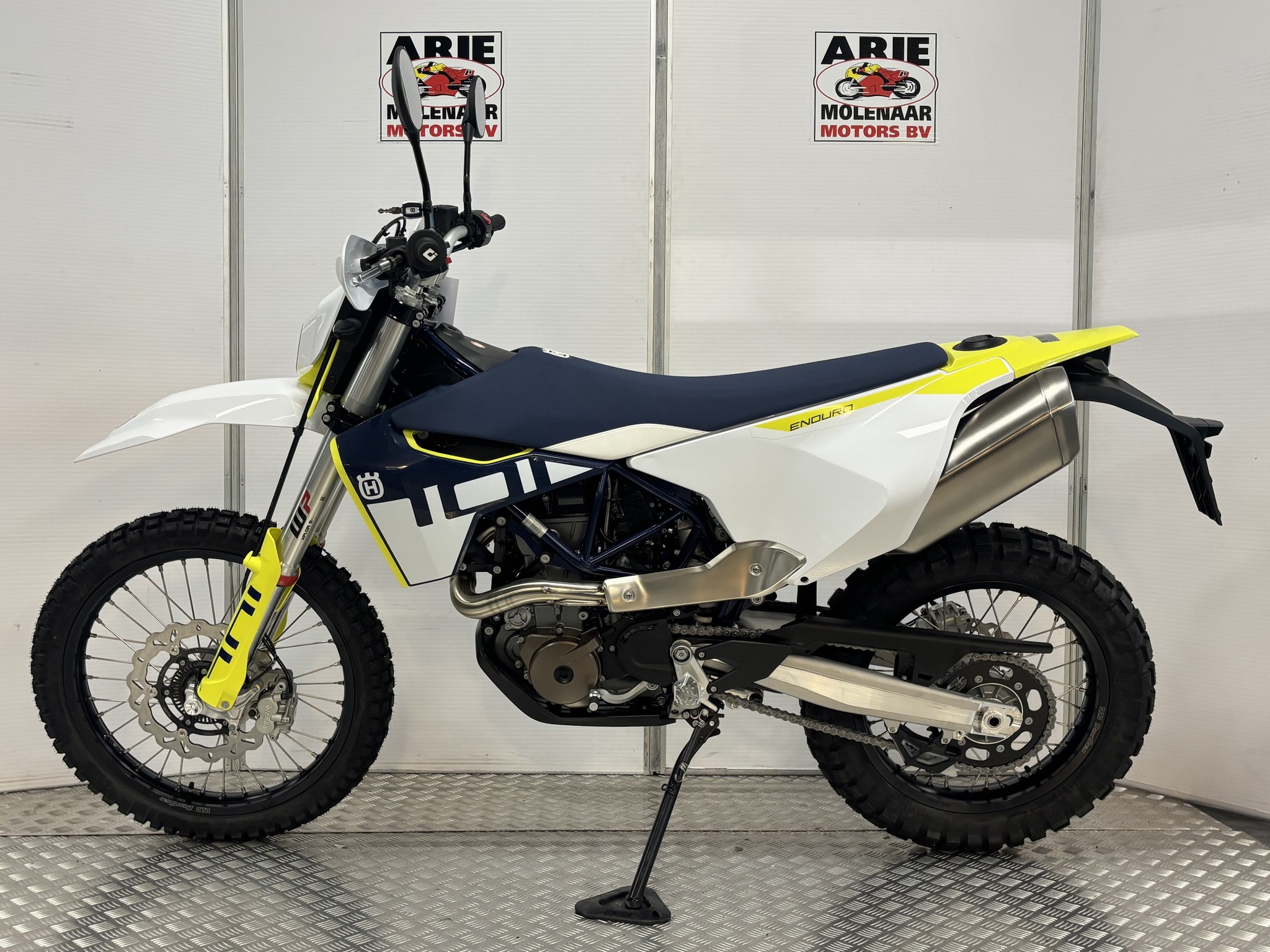 HUSQVARNA - 701 ENDURO