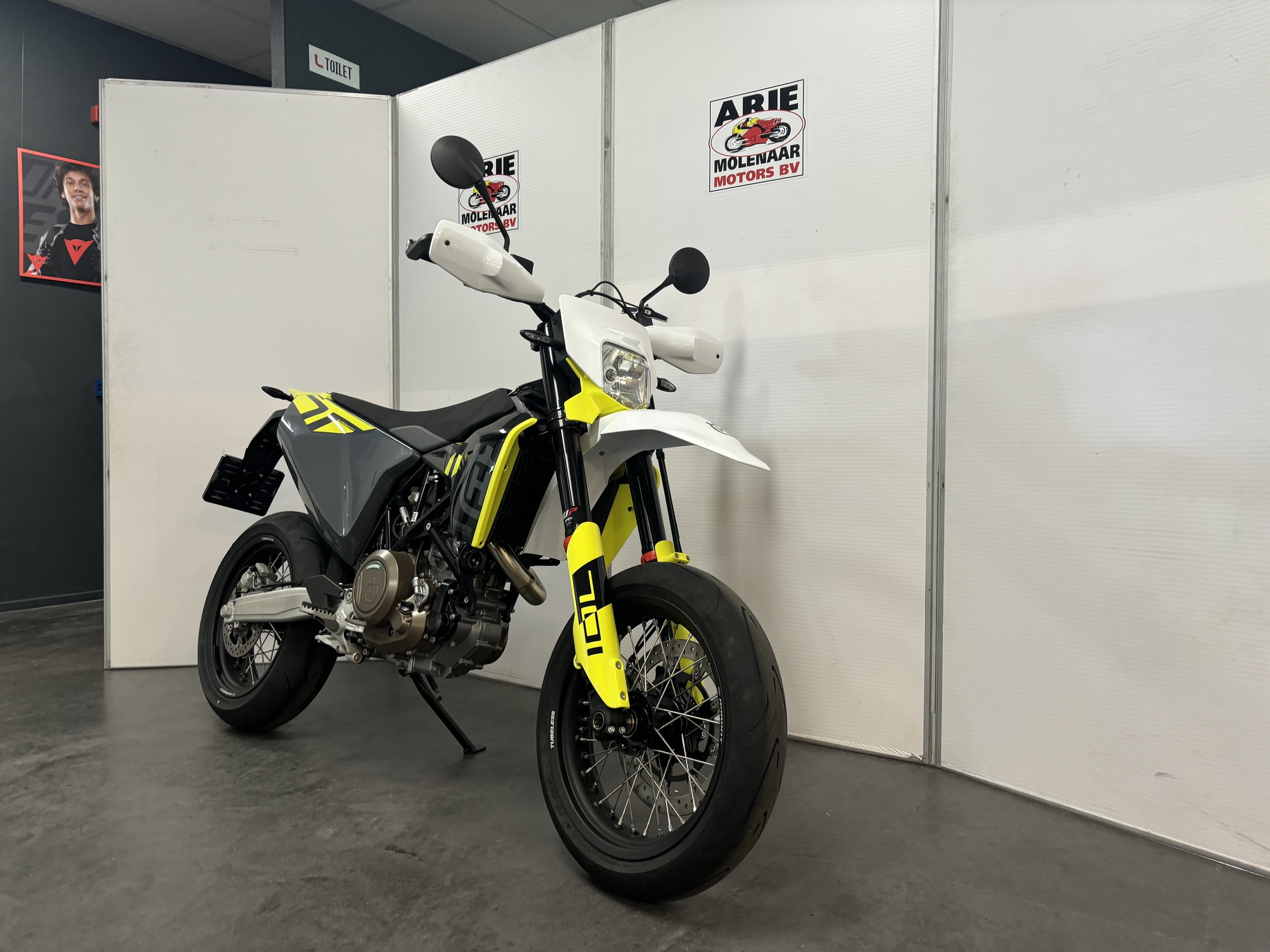 HUSQVARNA - 701 SUPERMOTO
