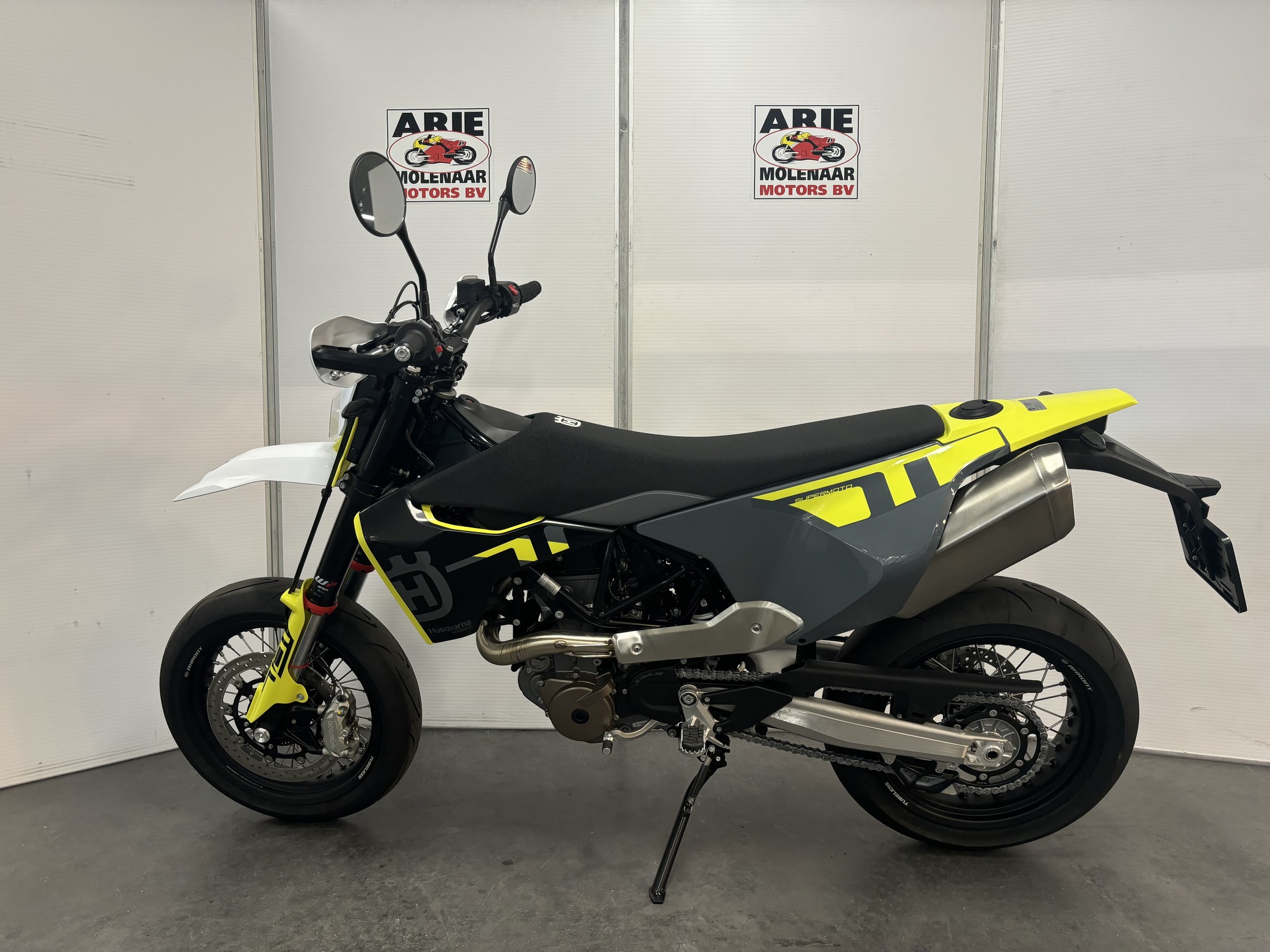 HUSQVARNA - 701 SUPERMOTO