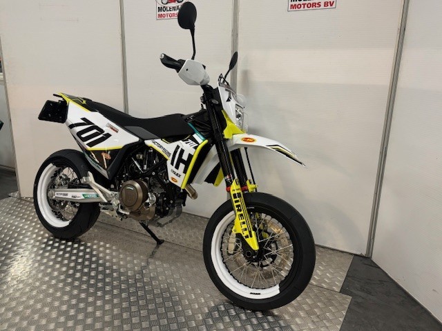 HUSQVARNA - 701 SUPERMOTO
