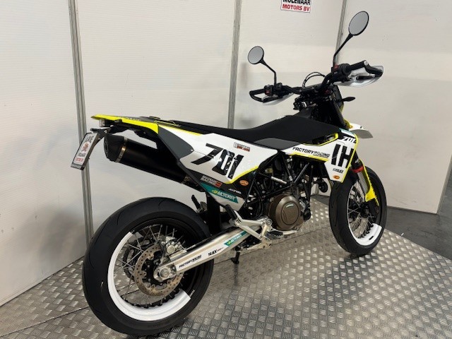 HUSQVARNA - 701 SUPERMOTO