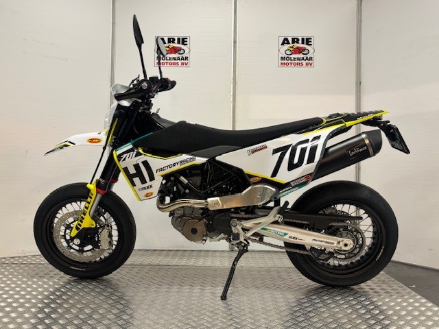 HUSQVARNA - 701 SUPERMOTO