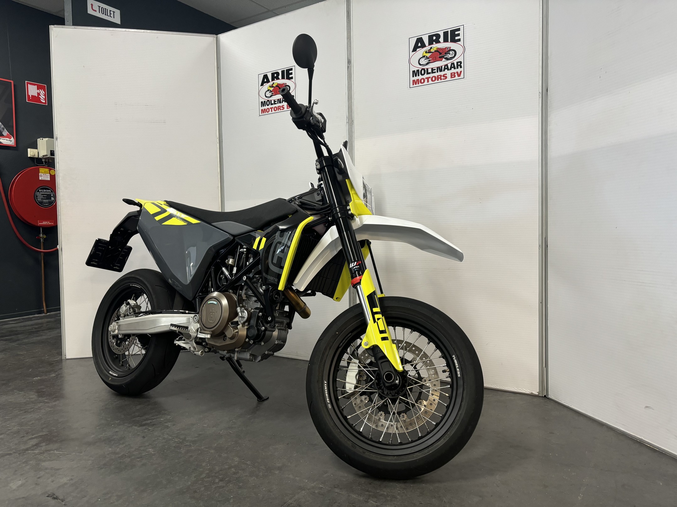 HUSQVARNA - 701 SUPERMOTO