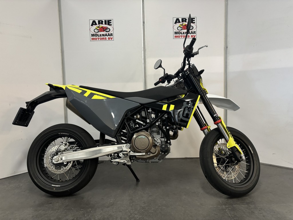 HUSQVARNA - 701 SUPERMOTO
