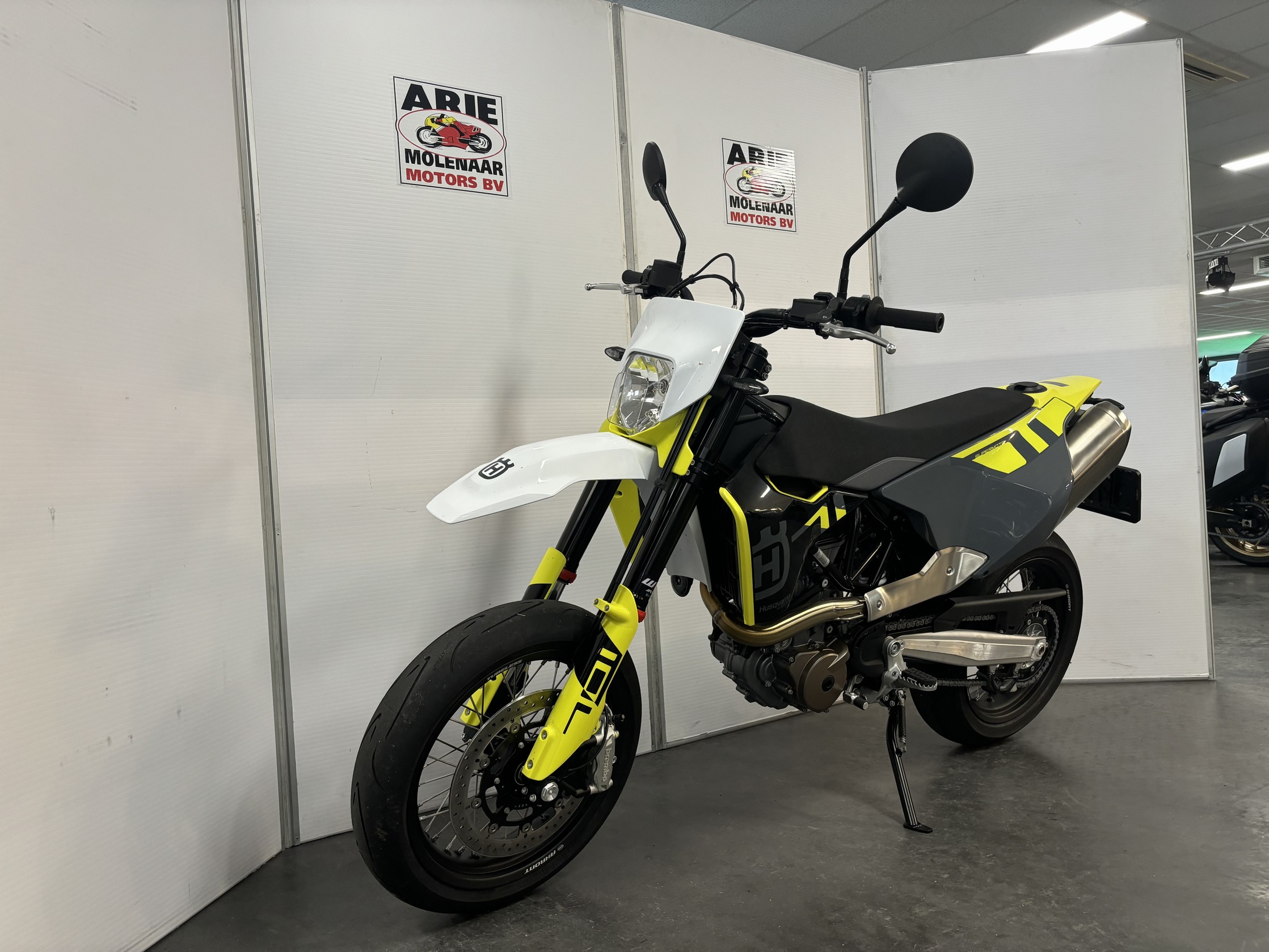 HUSQVARNA - 701 SUPERMOTO