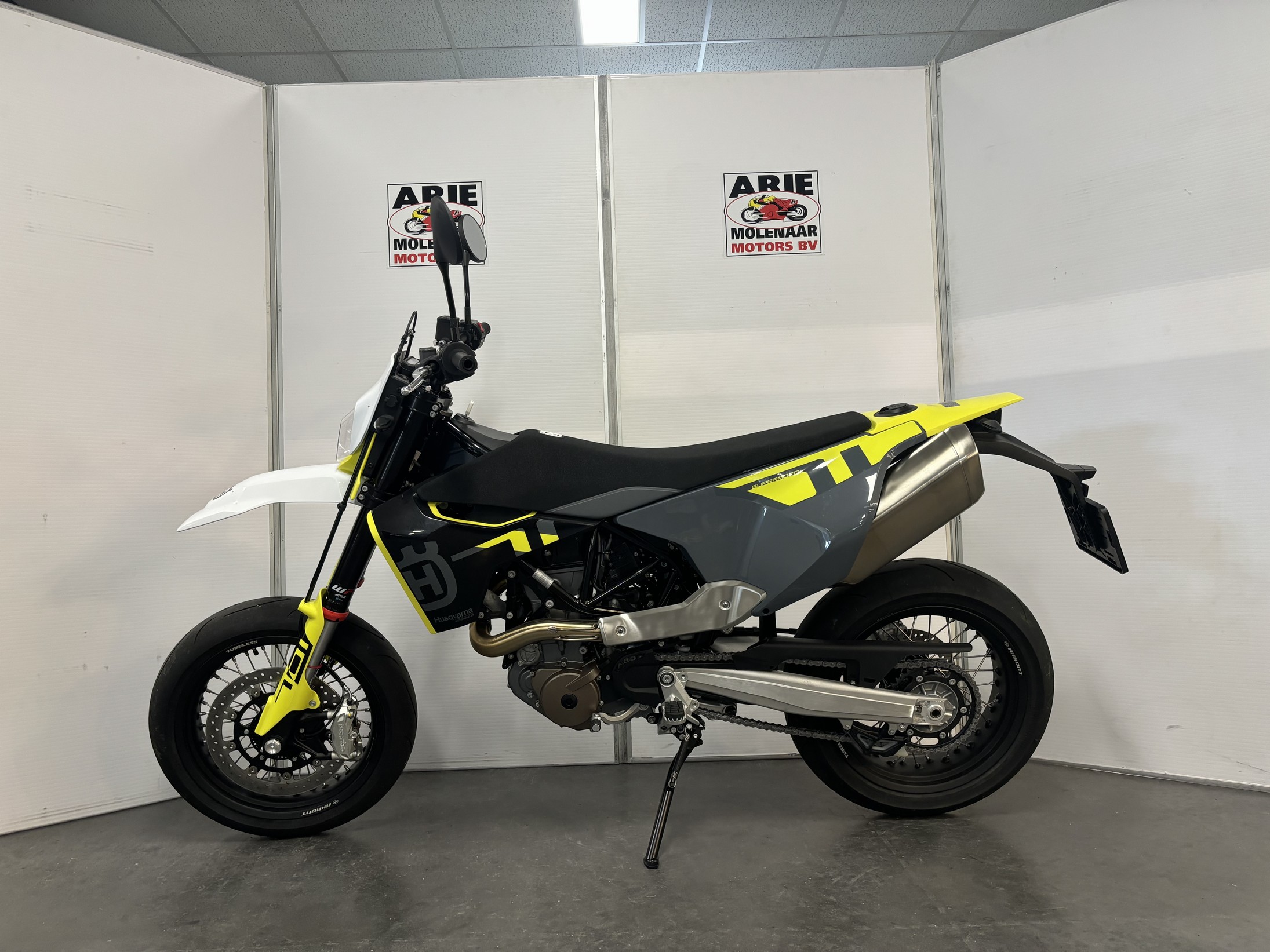 HUSQVARNA - 701 SUPERMOTO