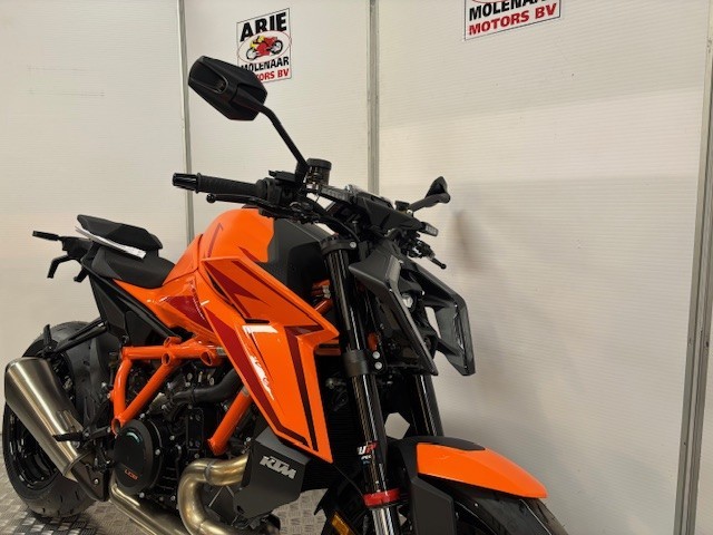KTM - 1390 SUPER DUKE R