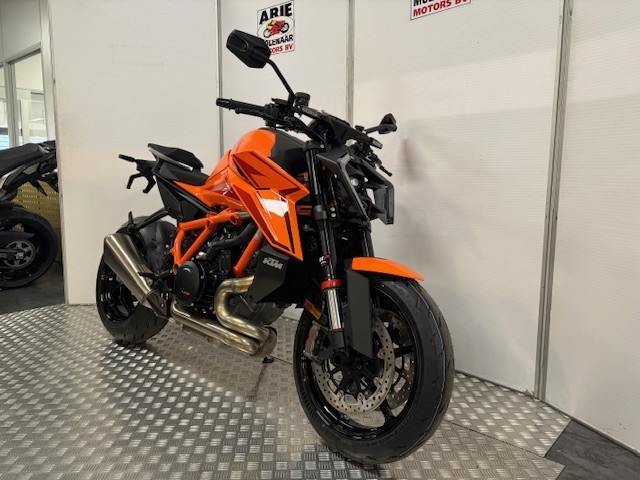 KTM - 1390 SUPER DUKE R