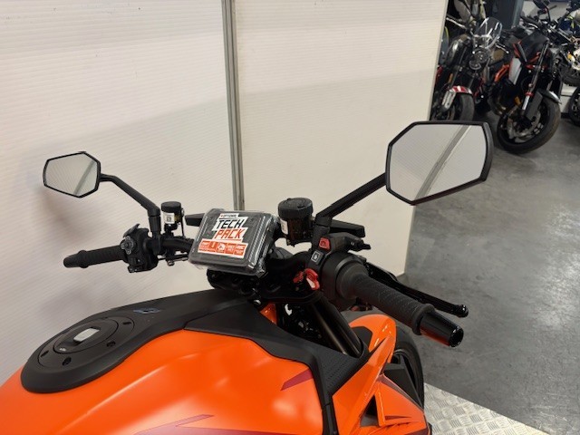 KTM - 1390 SUPER DUKE R