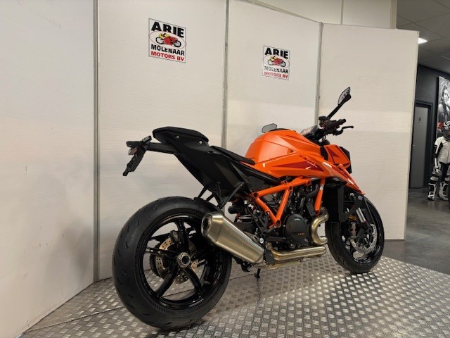 KTM - 1390 SUPER DUKE R