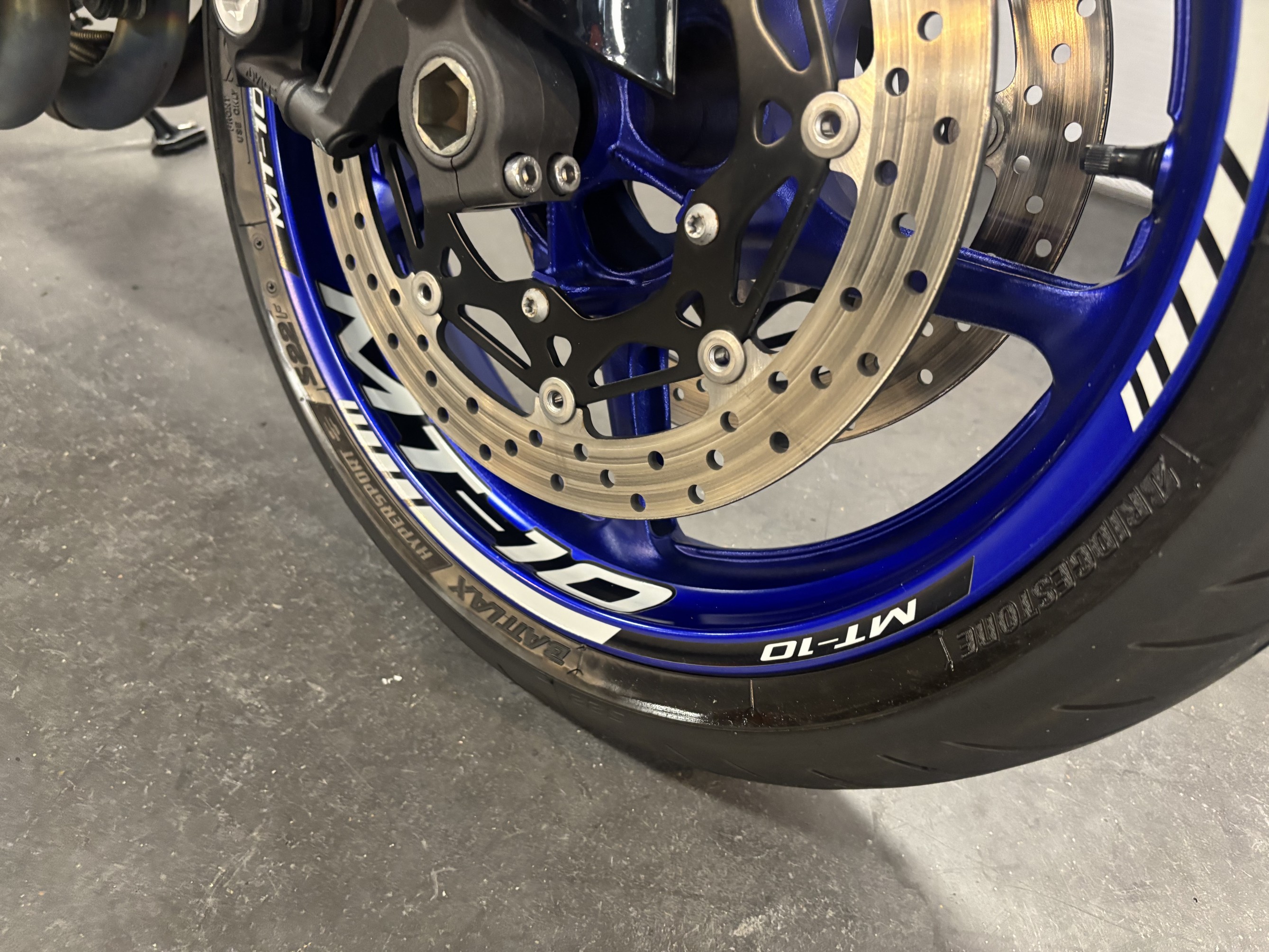 YAMAHA MT 10 ABS