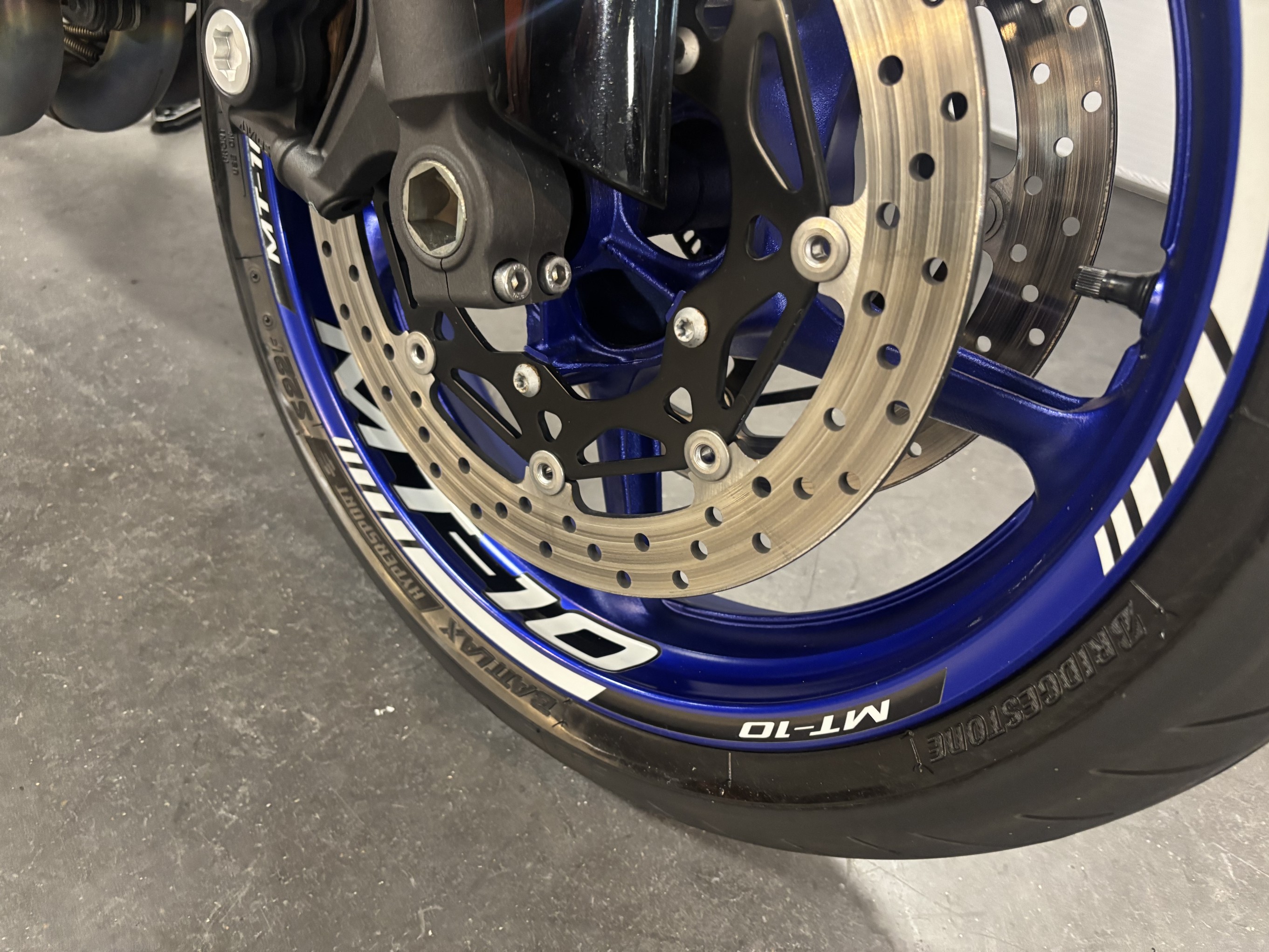 YAMAHA MT 10 ABS