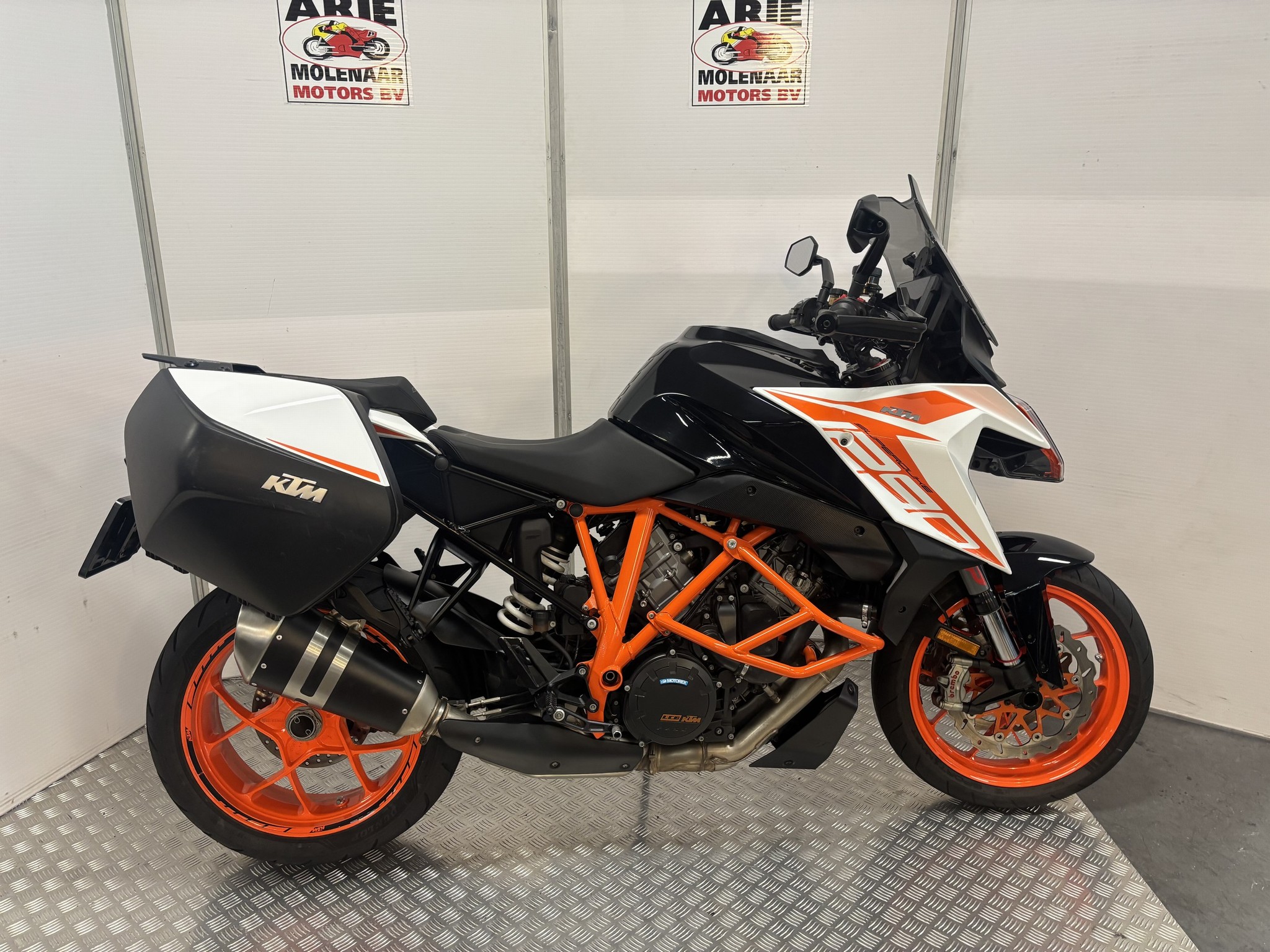 KTM 1290 Super Duke GT