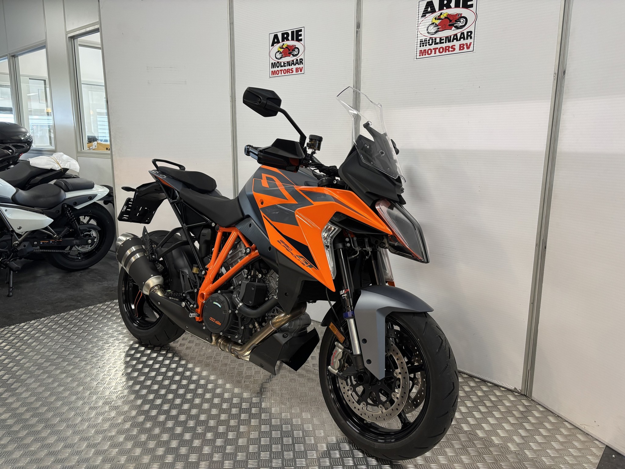 KTM 1290 Super Duke GT