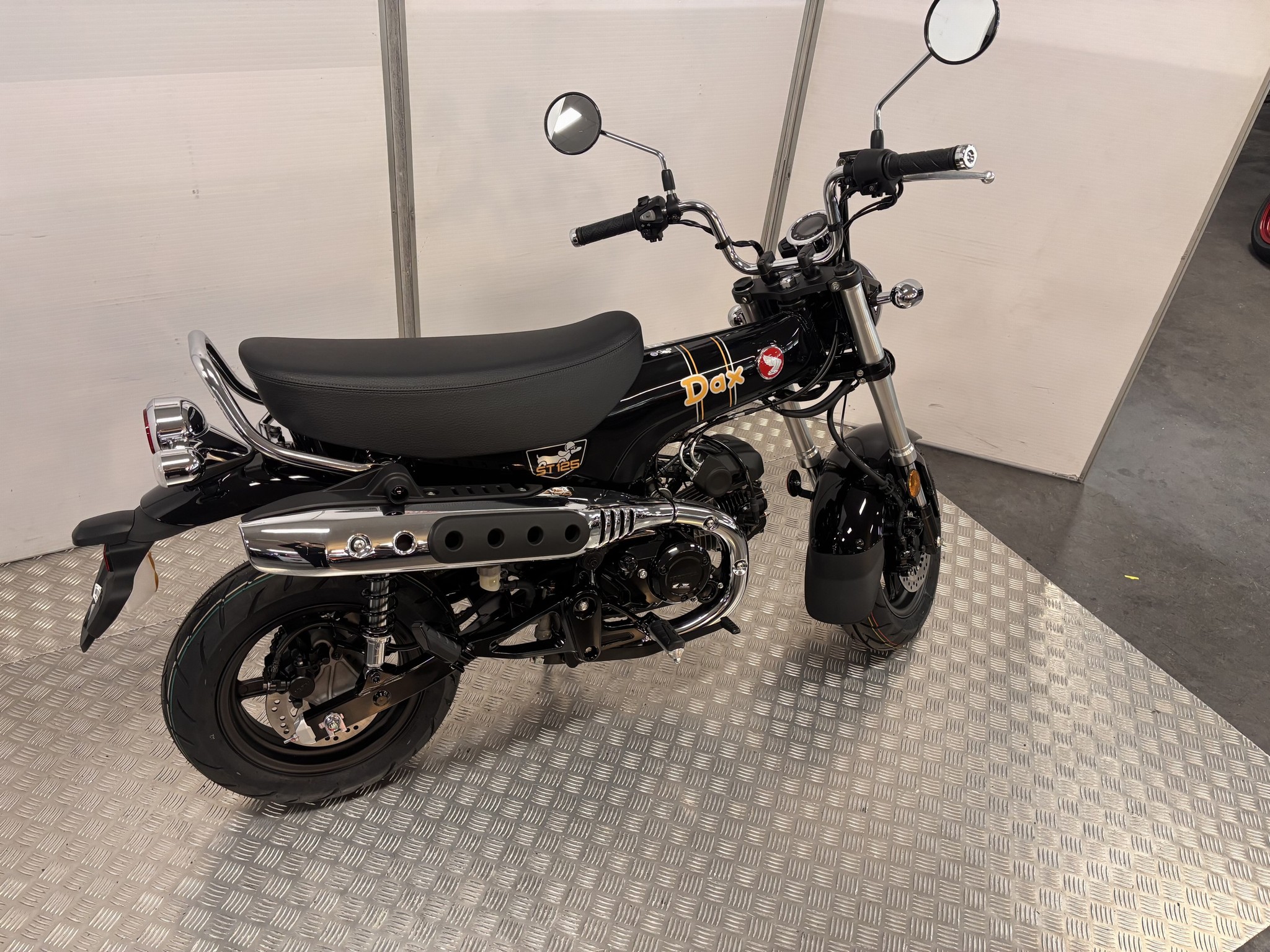 HONDA DAX 125 ABS