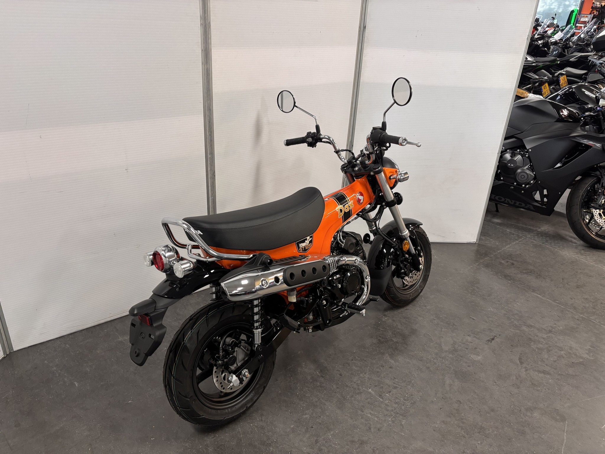HONDA DAX 125 ABS